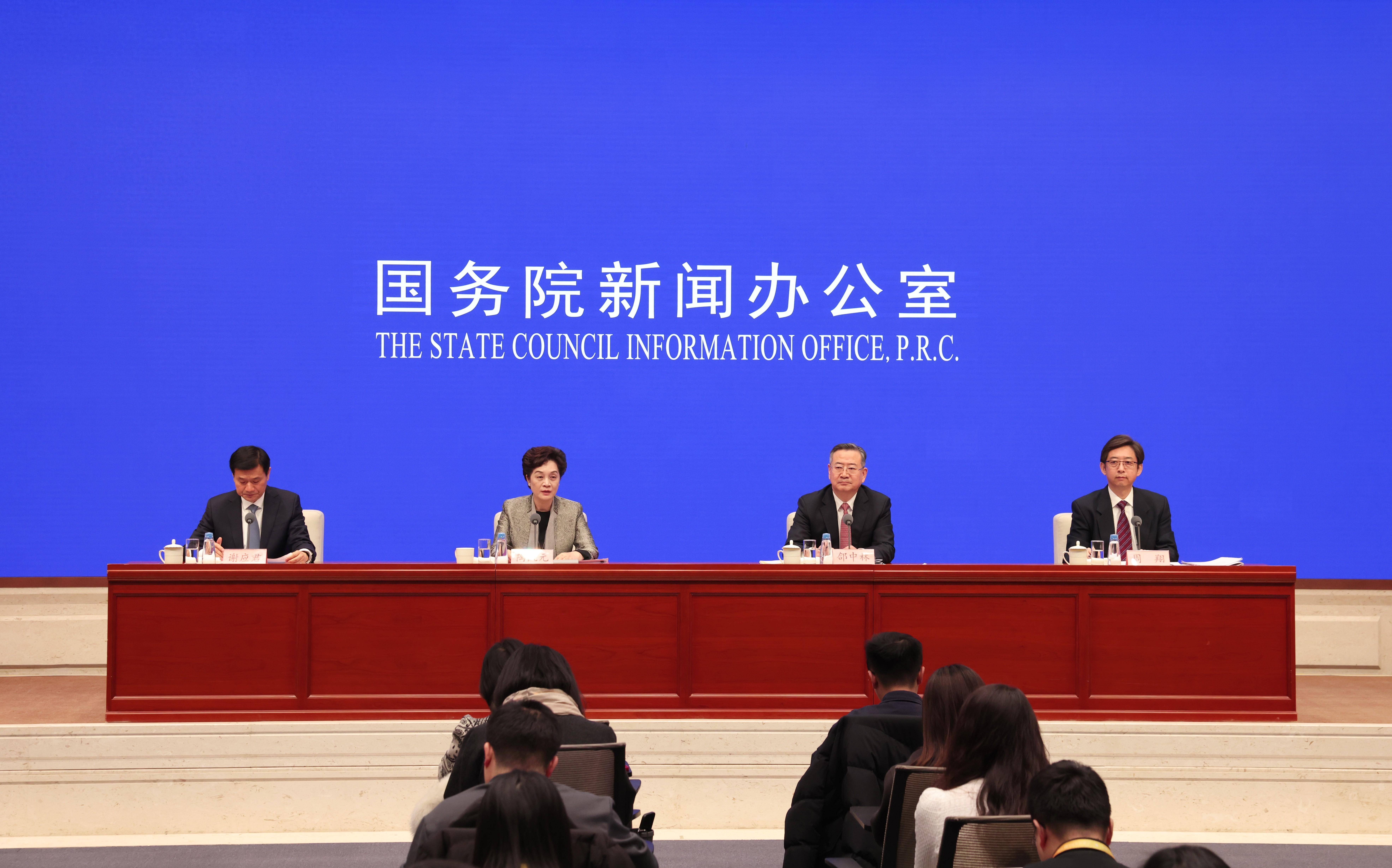 行业动态 | 美国制造业 PMI 创 15 个月最低,名创优品入股永辉超市